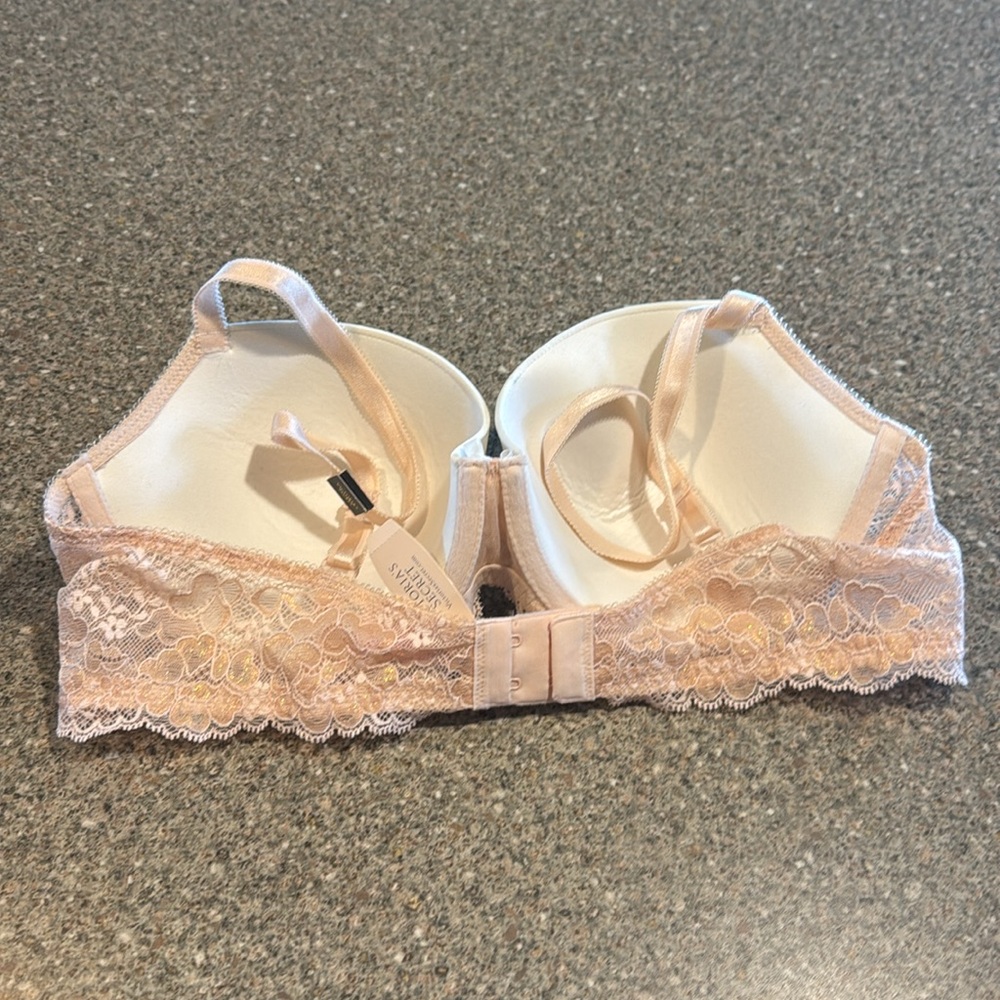 New Victorias secret lace bra - Picture 3 of 3